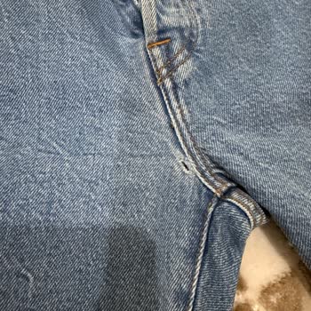 Levi’s Mağazasında Ayıplı Kot Pantolonlar İçin Değişim Talebi