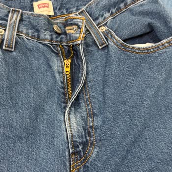 Levi’s Mağazasında Ayıplı Kot Pantolonlar İçin Değişim Talebi