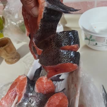 Migros Çengelköy’de Somon Dilimleme Şekilsiz Ve Özensiz