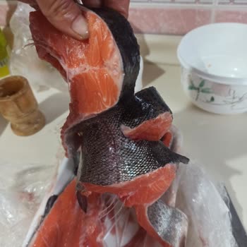 Migros Çengelköy’de Somon Dilimleme Şekilsiz Ve Özensiz