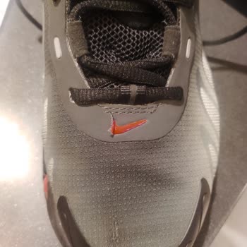 Kurtköy Viaport Nike Mağazasında Dikiş Ve Deri Hatası Olan Ayakkabı İçin Hızlı Değişim Talebi