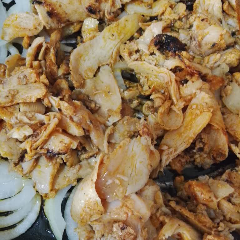 Lezita Tavuk Dönerinde Çiğ Parçalar Ve Gıda Güvenliğini Tehlikeye Atıyor