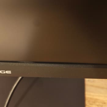 Açık Kutulu Ve Çalışmayan Gaming Monitörümde Kalitesiz Adaptör Ve Panel Hasarı