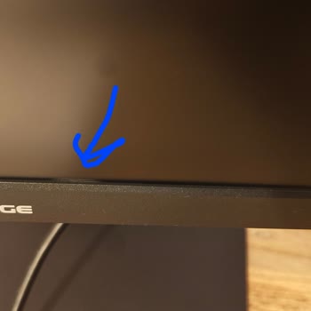 Açık Kutulu Ve Çalışmayan Gaming Monitörümde Kalitesiz Adaptör Ve Panel Hasarı