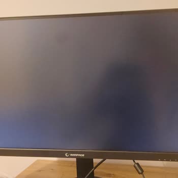 Açık Kutulu Ve Çalışmayan Gaming Monitörümde Kalitesiz Adaptör Ve Panel Hasarı