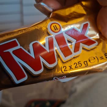 Şok Markette Bozuk Twix Çikolatası: Sağlık Endişesi Ve Güven Kırılması