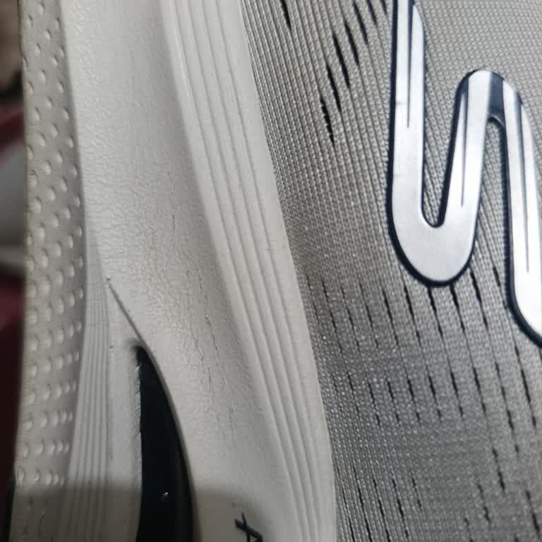 Skechers Ayakkabısının Tabanda Çatlaması Ve Ücret İadesi Talebi