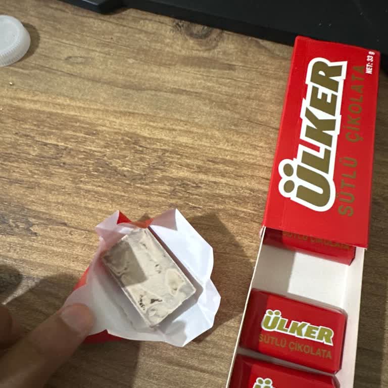 Ülker Napoliten Çikolatalarında Bembeyaz Renk Değişikliği Ve Sağlık Riski