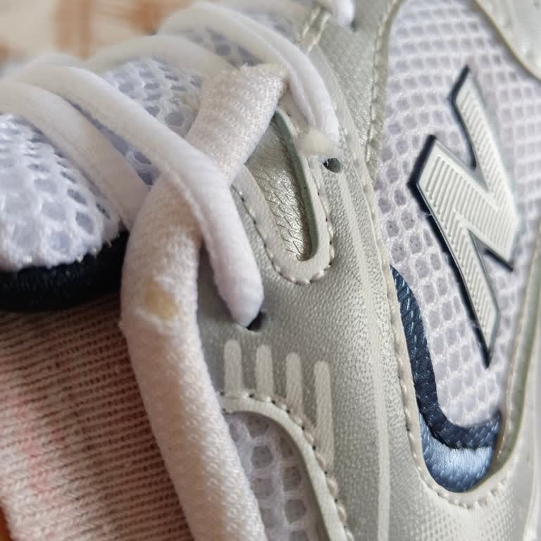 Kusurlu New Balance Ayakkabısı Ve Yanıtsız Müşteri Desteği