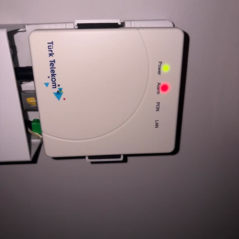 Fiber İnternette Sürekli Kesinti, Acil Çözüm Ve Fatura İndirimi Talebi