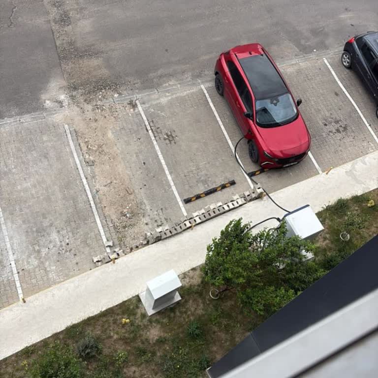 İstasyon Gücü Uygulamada Yanlış Görüntüleniyor Ve Park Alanı Boyanmamış