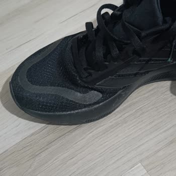 Kısa Sürede Kırılan Adidas Bayan Ayakkabısı İçin Değişim Talebi