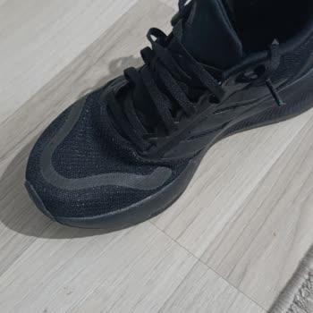Kısa Sürede Kırılan Adidas Bayan Ayakkabısı İçin Değişim Talebi