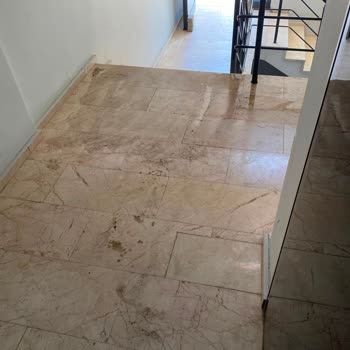 Beko Yetkili Servisi Asansör Tabana Zarar Verdi, Sorumluluk Almıyor