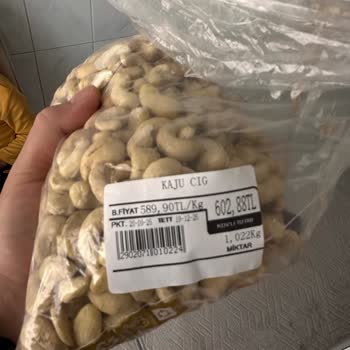 Yenimahalle Şubesinde Bayat Kaju Ve Böcekli Çikolata Kaplı Kaju Şikayeti