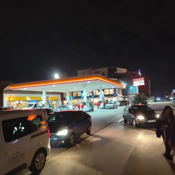 Shell Akaryakıt İstasyonunda Benzin Yokluğu Ve Müşteri Memnuniyetsizliği