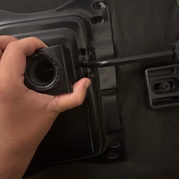 Montajı Tamamlanamayan Hawk Chair Ofis Koltuğu İçin Tam İade Talebi