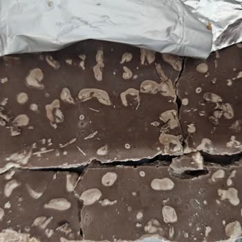 Nestle Artizan Çikolatasında Beyaz Benekler Ve Bozuk Tat, Cevapsız Şikayet