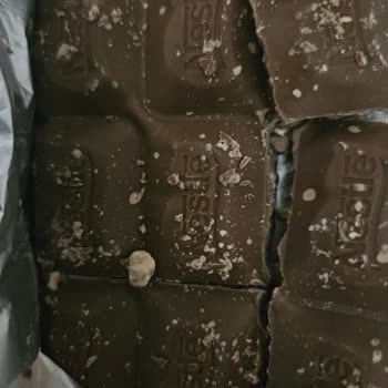 Nestle Artizan Çikolatasında Beyaz Benekler Ve Bozuk Tat, Cevapsız Şikayet