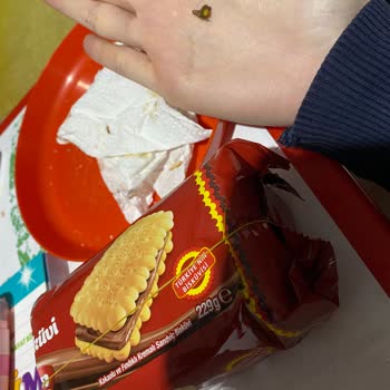 Ülker Ürününde Yabancı Madde Bulunması Ve Hijyen Endişesi