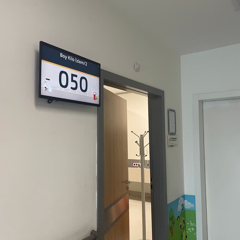 Çocuk Polikliniği Hemşiresinin Kaba Üslubu Ve Hakaretleri