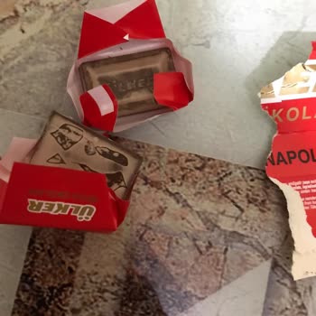 Ülker Napoliten Çikolatası Bozulmuş Ve Çocuk Sağlığına Tehdit
