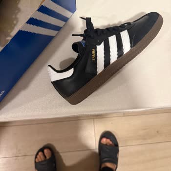 Sneaks Up Mağazasının Koruyucu Spreyi Ayakkabıyı Yıktı