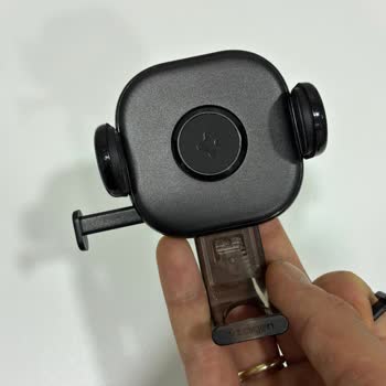 Spigen Araç Telefon Tutucusu Kısa Sürede Kırıldı