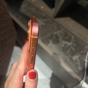Apple 17 Pro Max Turuncu Renk Değişimi: Üretim Hatası Ve Garanti Talebi