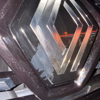 Renault Megane Logo Sorunu Üç Gün İçinde Soyuldu