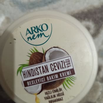 Arko Nem Hindistan Cevizi Yağlı Yüz Kremi Kullanımından Cilt Reaksiyonu Ve Şiddetli Sivilce
