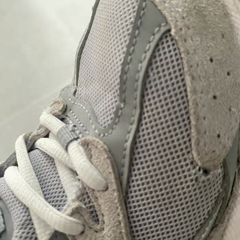 New Balance Ayakkabısında Kısa Sürede Aynı Noktada Açılma Üretim Hatası