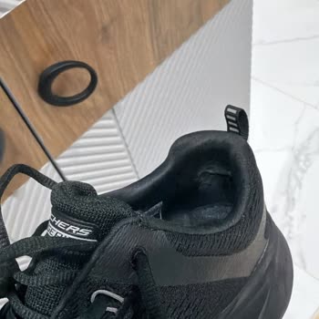 Kısa Sürede İç Astar Yırtığıyla Kullanılamaz Hale Gelen Skechers Ayakkabı