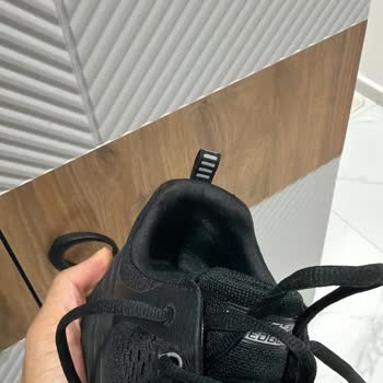 Kısa Sürede İç Astar Yırtığıyla Kullanılamaz Hale Gelen Skechers Ayakkabı