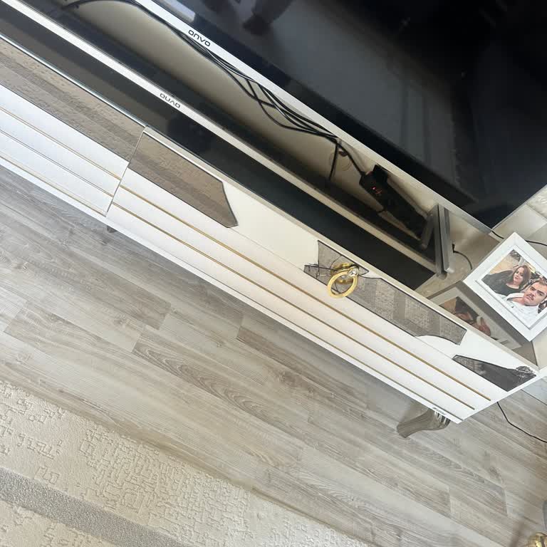 TV Ünitesi Çekmece Aynasının Değişimi İçin Yetkili İletişim Talebi