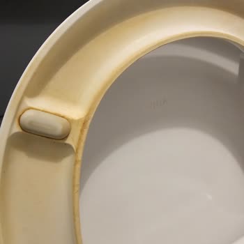 Vitra Klozet Kapağında Hızlı Sararma Ve Lekelenme Ürün Hatası