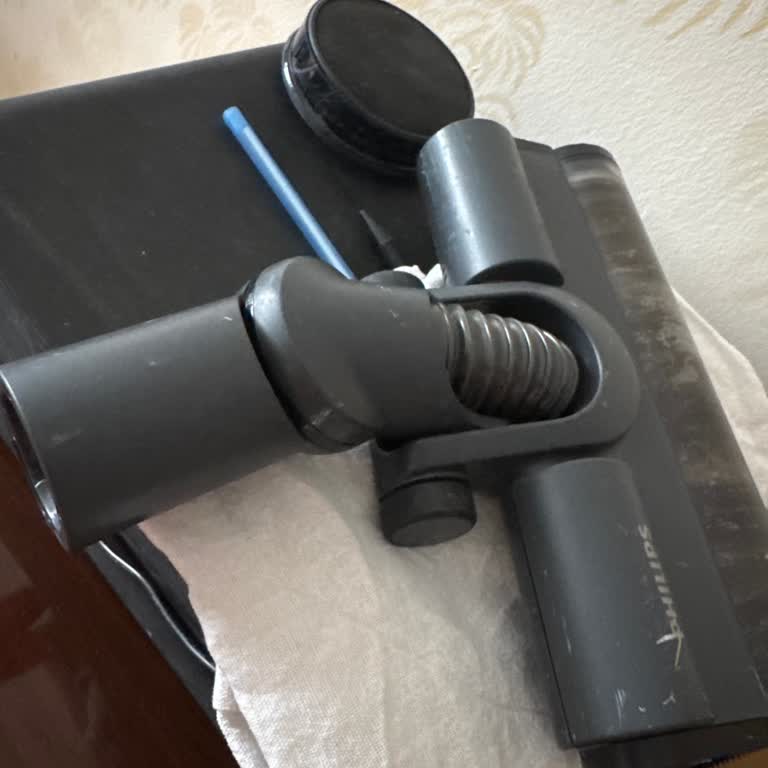 Philips 8000 Dikey Süpürge Sürekli Arızalanıyor, Işıklı Başlık Çalışmıyor