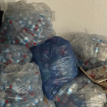 Kambur Restoran’da Geri Dönüşüm Şişelerinin Toplanmaması İşletmeyi Zor Duruma Sokuyor