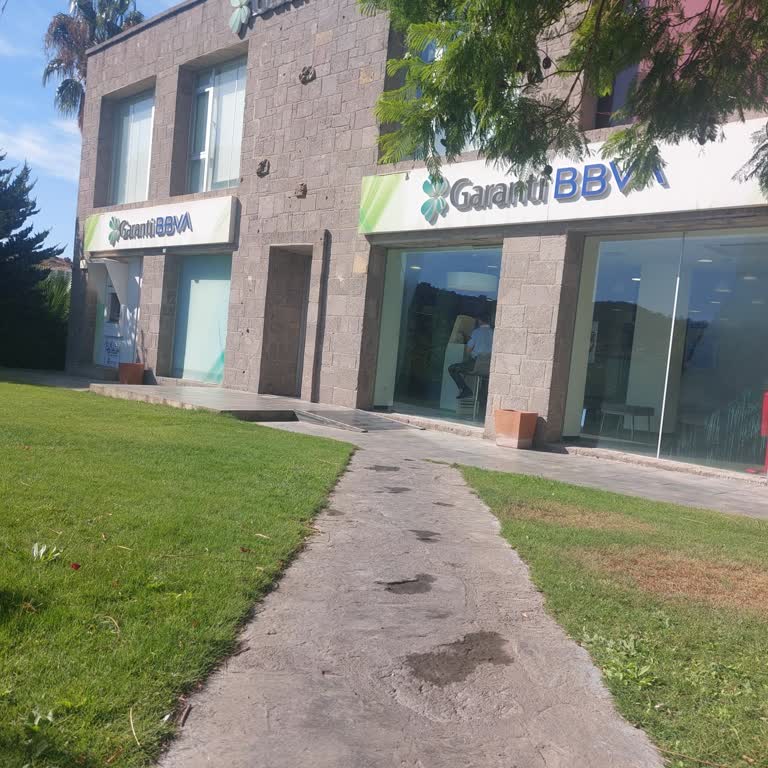 Garanti BBVA Şubesinde Geciken Transfer Ve Saygısız Personel Nedeniyle Tapu İşlemi Aksamış