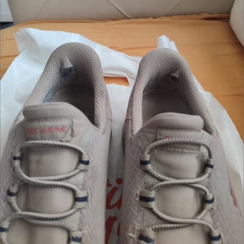 Skechers İzmit Slip-Ins Ayakkabının Topuk Astarı Hızla Yırtıldı Ve Değişim Reddedildi