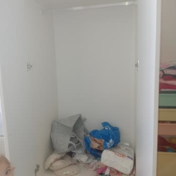 Katalogdaki Dolap Gelmedi, Yanlış Model Ve Eksik Raflarla Karşılaştık