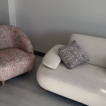 Özel Renk Ödemesine Rağmen Yanlış Kırlent Gönderimi Ve Uzun Süreli Çözüm Beklemesi