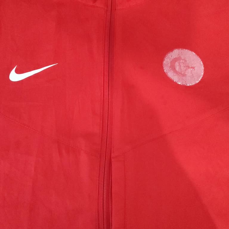 Decathlon Mağazasında Milli Takım Logosu Siyasi Sembol Olarak Değerlendirildi