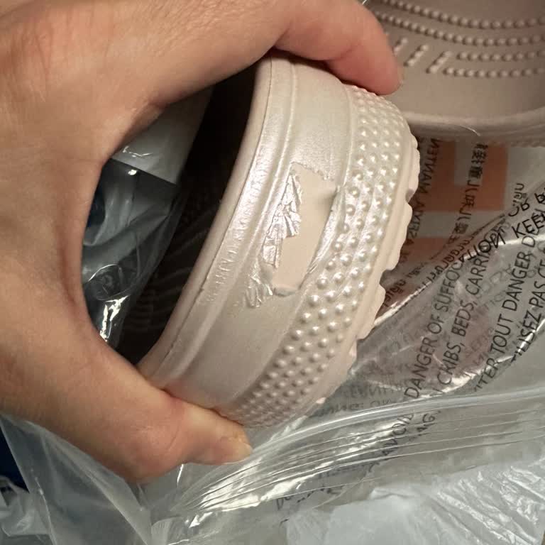 Kullanılmamış Crocs Terlikte Boya Soyulması Ve Cevapsız İletişim Nedeniyle Ücret İadesi Talebi
