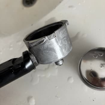 Beko Espresso Makinesinin Portafiltre Kaplaması Kısa Sürede Bozuldu, Garanti Reddi