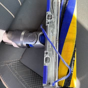 Dyson V15 Fırçalı Başlık Parçası Yerinden Çıktı, Müşteri Hizmetleri Kullanıcı Hatası Dedi