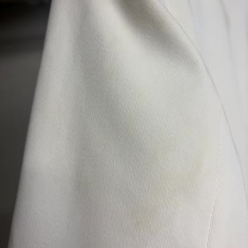 Dryman Şubesinde Brooks Brothers Ceketi Kuru Temizleme Sonrası Hasar Gördü