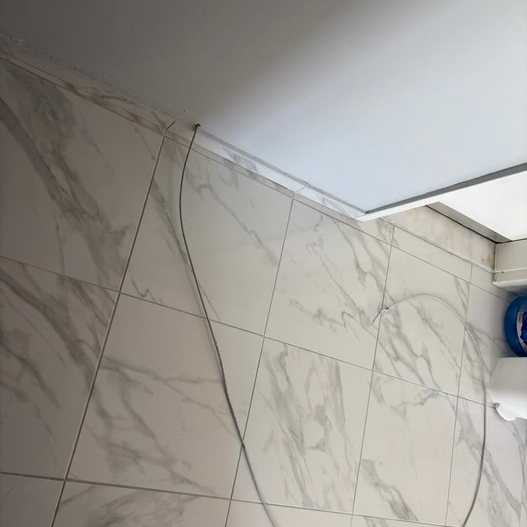 Kurulum Ekibi Duvarda Delik Bıraktı Ve Servis Tamamlanmadı