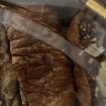 Tuğba Kuruyemiş Şubesinde Cevizli Kuru İncirde Canlı Kelebek Ve Böcek Kontaminasyonu