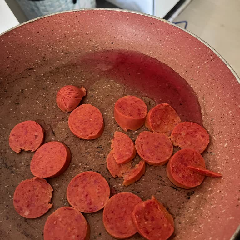 Doyfarm Sucuğu Suya Kıpkırmızı Renk Verdi Beyaz Kaldı Sağlık Endişesi